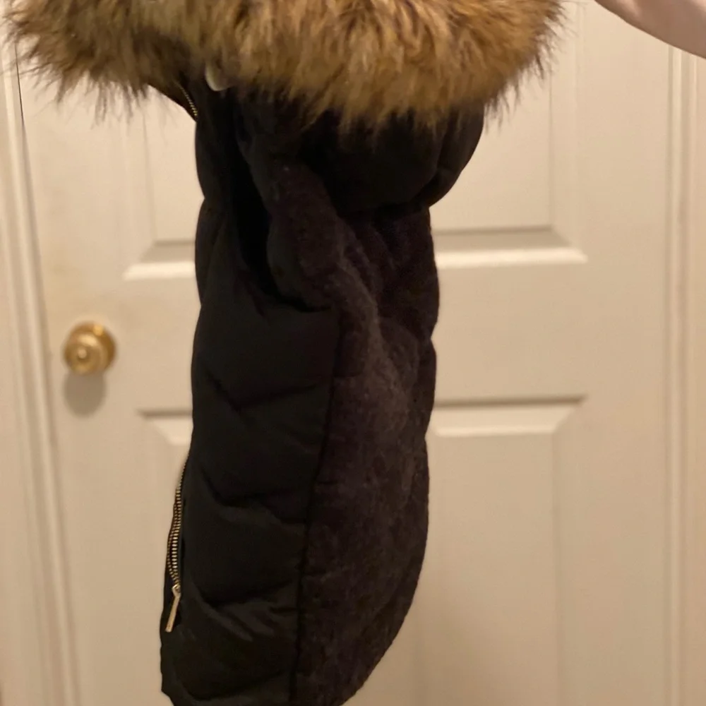 Black Zara Puffer Vest - Picture 3 of 3